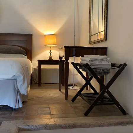 Affittacamere Castello Farnese, Roma, Sulla Via Francigena 3*