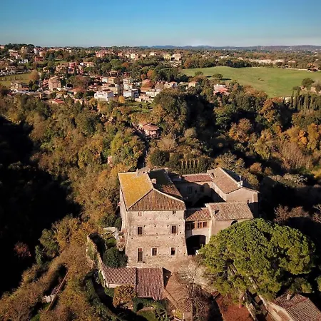 Castello Farnese, Roma, Sulla Via Francigena