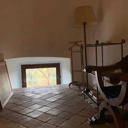 Castello Farnese, Roma, Sulla Via Francigena בית הארחה