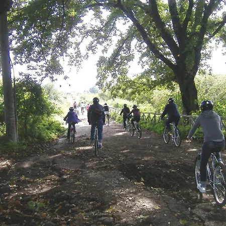 Castello Farnese, Roma, Sulla Via Francigena Gasthuis Rome