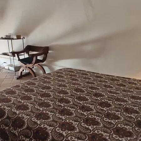 Gasthuis Castello Farnese, Roma, Sulla Via Francigena 4*